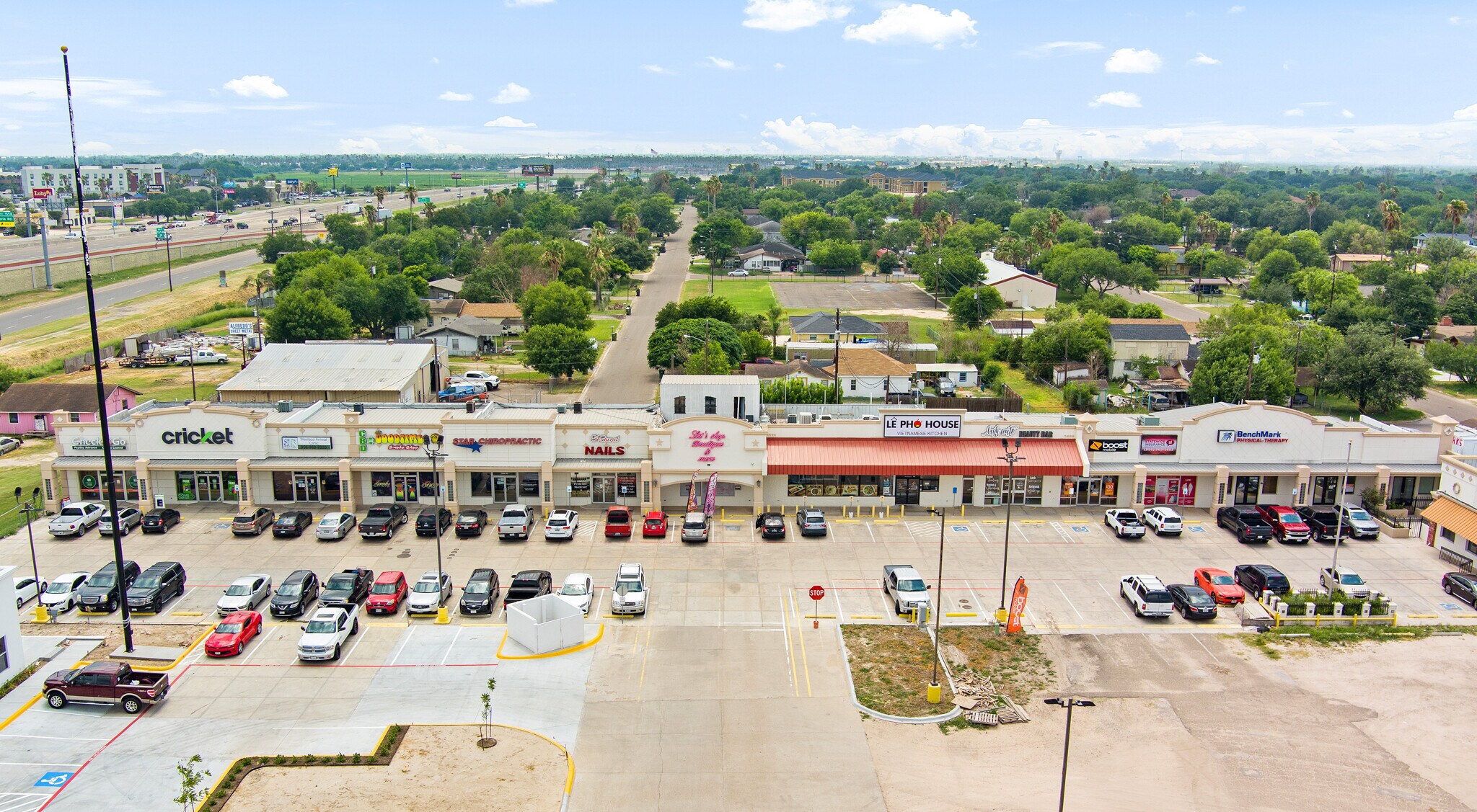 1400 N Westgate Dr, Weslaco, TX à louer Photo de l’immeuble– Image 1 sur 13