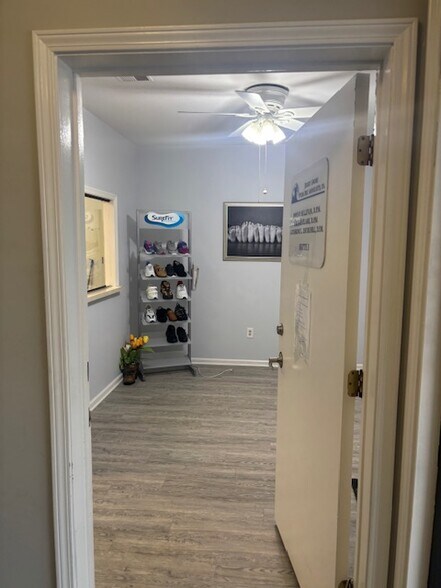 2911 Route 88, Point Pleasant, NJ à vendre - Photo intérieure – Image 3 sur 10