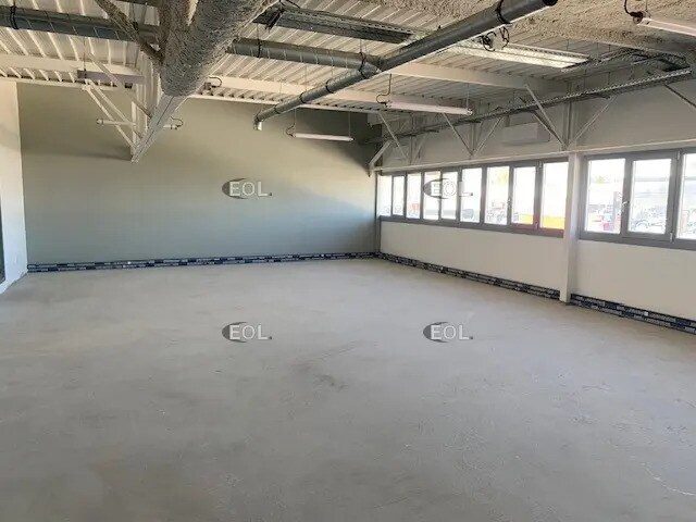 Local d’activités dans Vaux-le-Pénil à louer Photo intérieure– Image 1 sur 8