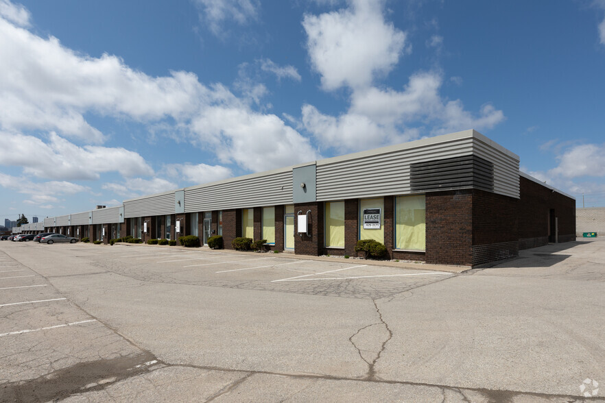 4635 Burgoyne St, Mississauga, ON à louer - Photo de l’immeuble – Image 3 sur 3