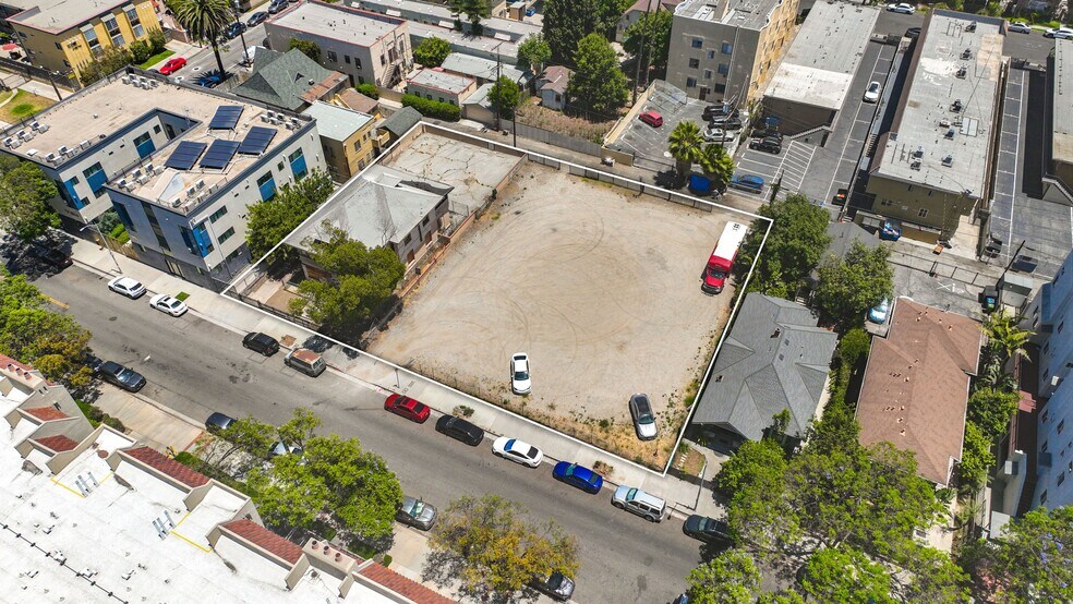 3024 Royal St, Los Angeles, CA à vendre - Photo de l’immeuble – Image 2 sur 9