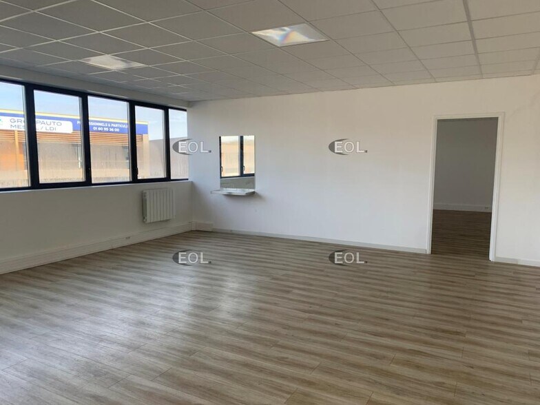 Local d’activités dans Collégien à louer - Photo intérieure – Image 3 sur 3