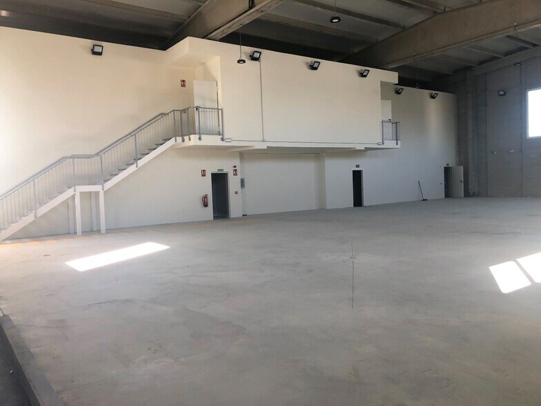 Industriel/Logistique dans Fuenlabrada, Madrid à louer - Photo principale – Image 1 sur 9