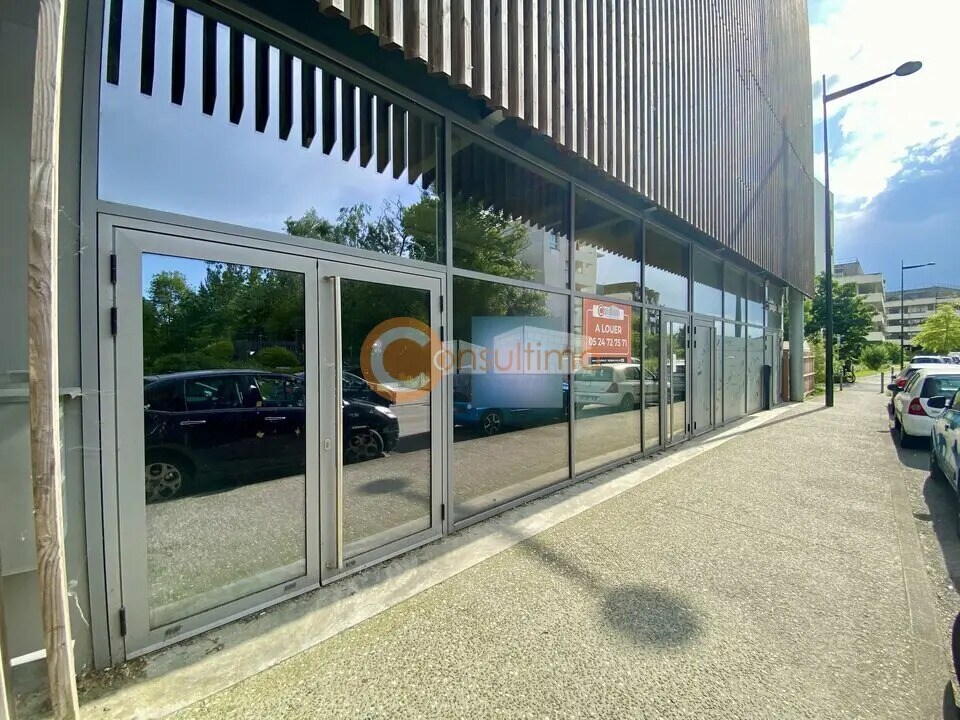 Local commercial dans Bègles à louer Photo de l’immeuble– Image 1 sur 6
