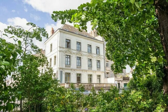 Plus de détails pour Local d’activités à vendre