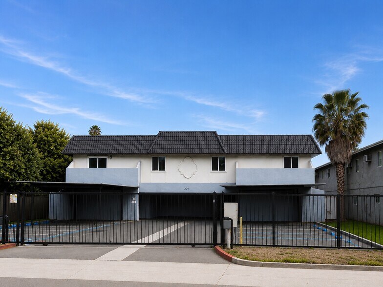 331 E Washington Ave, Escondido, CA à vendre - Photo de l’immeuble – Image 2 sur 8