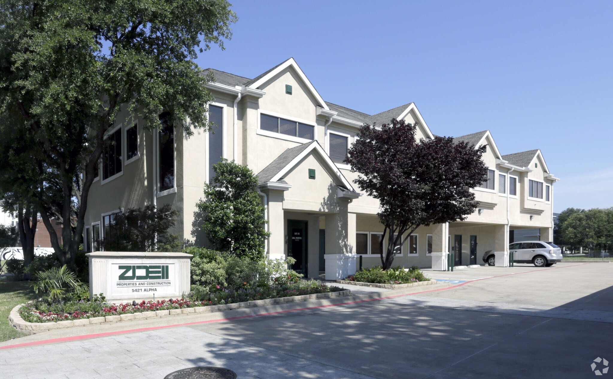 5421 Alpha Rd, Dallas, TX à louer Photo principale– Image 1 sur 13