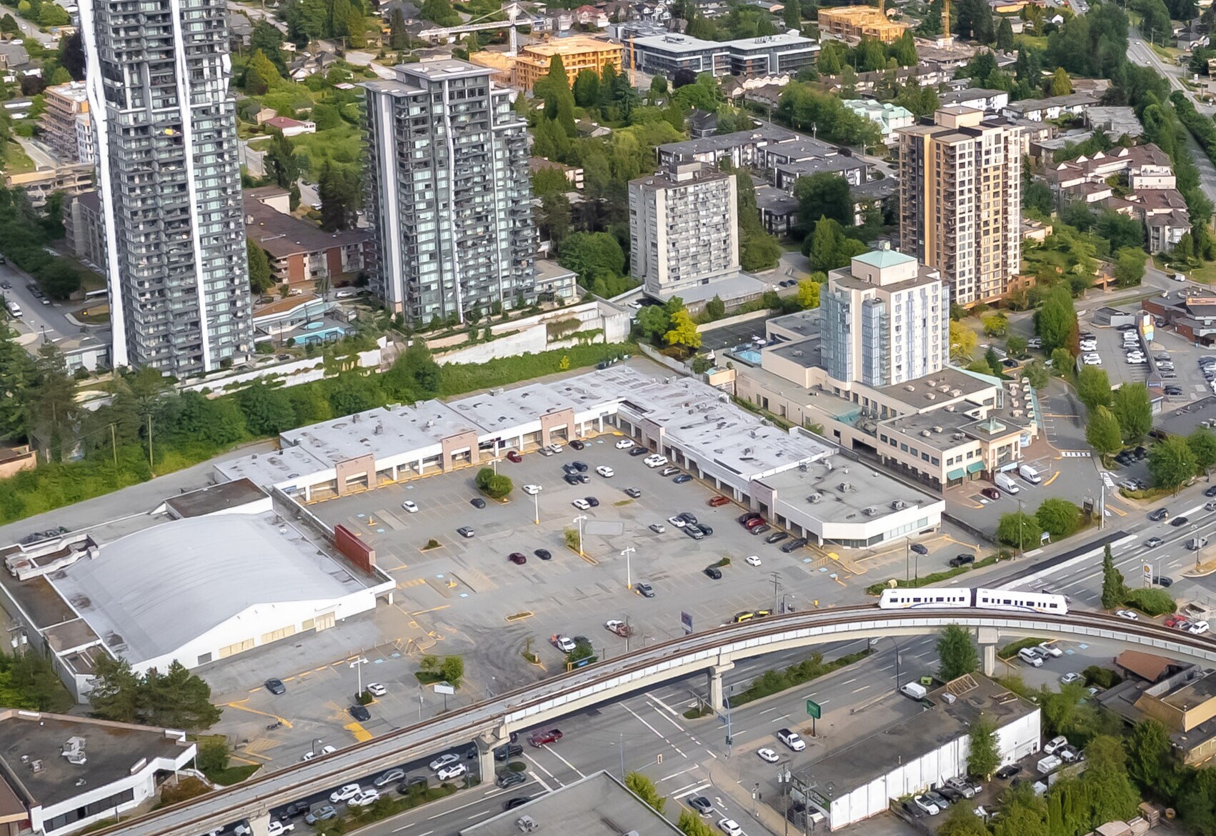 435-455 North Rd, Coquitlam, BC à vendre Photo principale– Image 1 sur 7