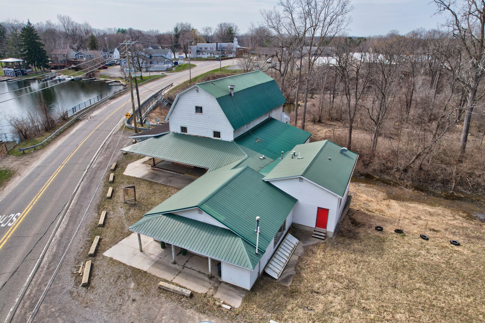 8572 Silver Lake Rd, Linden, MI à vendre Photo de l’immeuble– Image 1 sur 36