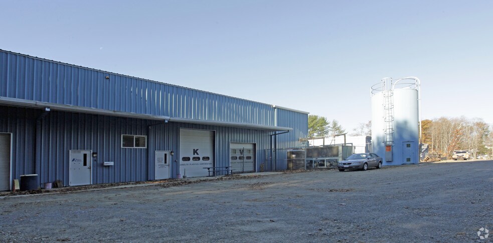 10 Fernwood Lake Ave, Gloucester, MA à louer - Photo de l’immeuble – Image 3 sur 5