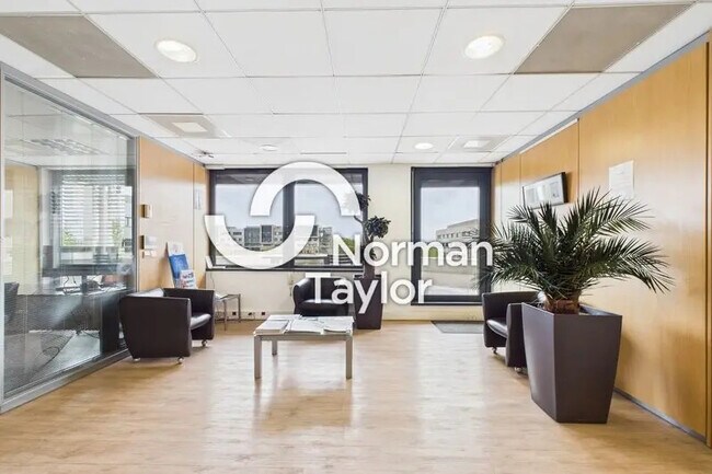 Plus de détails pour Bureau à louer