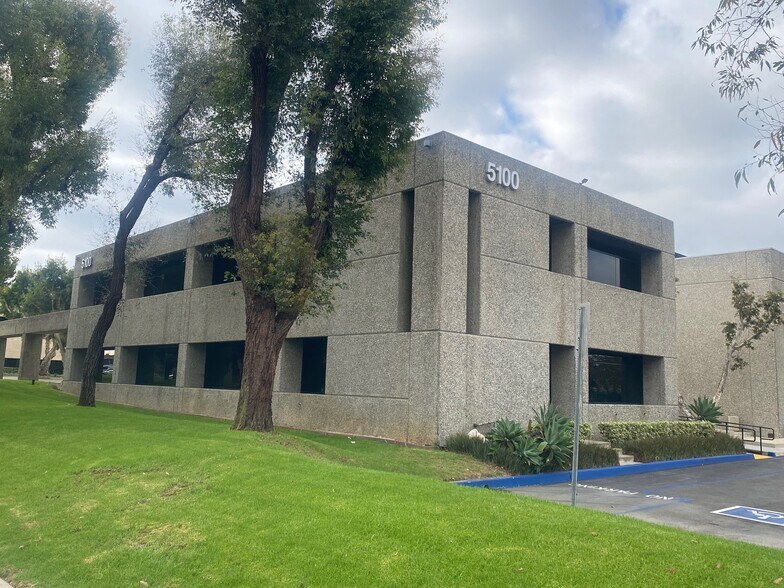 5100 Birch St, Newport Beach, CA à louer - Photo de l’immeuble – Image 2 sur 4