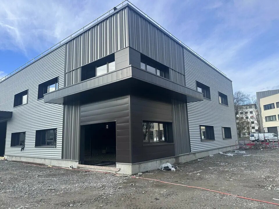 Industriel/Logistique dans Grenoble à louer Photo de l’immeuble– Image 1 sur 16