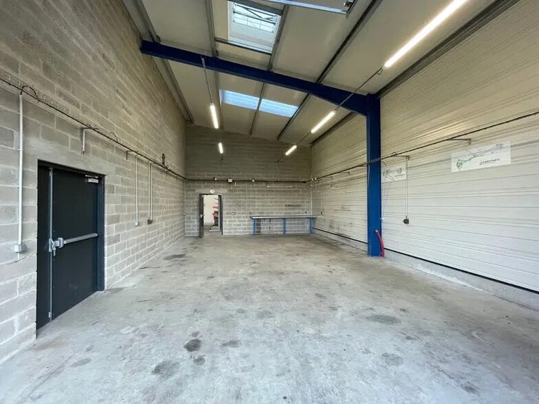 Local d'activités dans Ressons-sur-Matz à vendre - Photo de l’immeuble – Image 3 sur 6