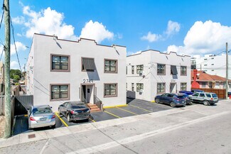 Plus de détails pour 2741-2749 SW 5th St, Miami, FL - Logement à vendre
