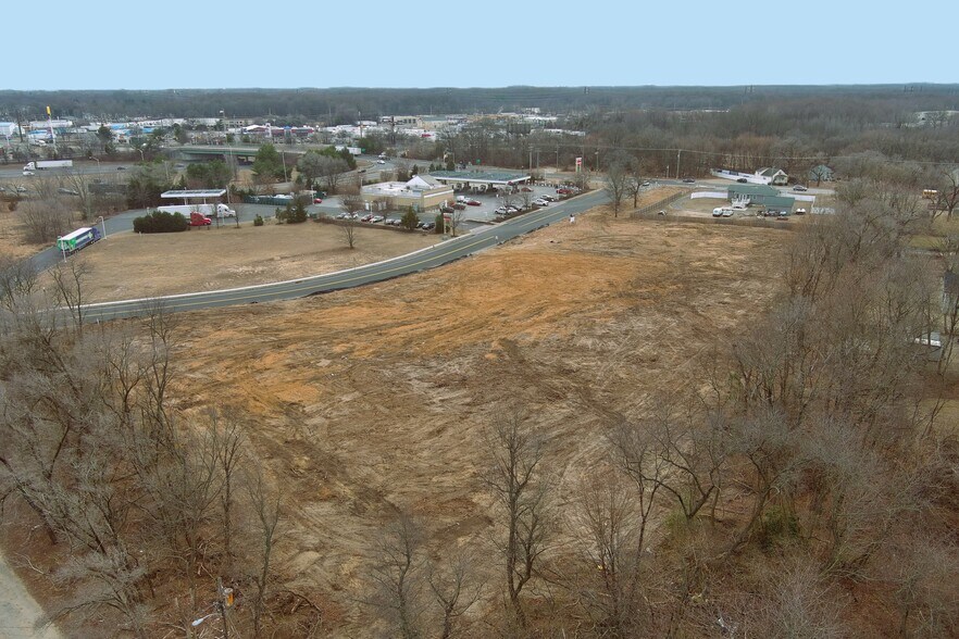 L8 Lodge Ave, Paulsboro, NJ à vendre - Photo de l’immeuble – Image 3 sur 10