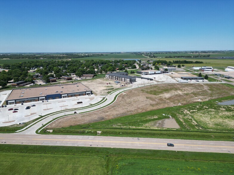 W 12th St & Theatre Lot 4 dr, Hastings, NE à vendre - Aérien – Image 1 sur 4