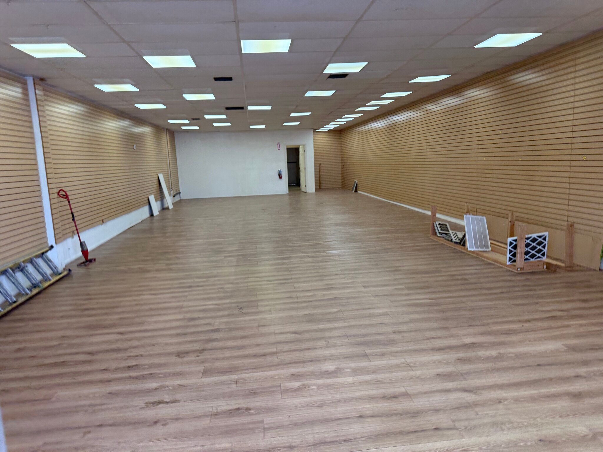 2203-2309 Brundage Ln, Bakersfield, CA à louer Photo intérieure– Image 1 sur 8