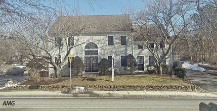 230 Cotuit Rd, Marstons Mills, MA à louer Photo de l’immeuble– Image 2 sur 4