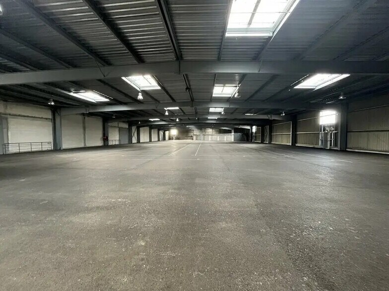 Local d’activités dans Bayonne à louer - Photo de l’immeuble – Image 1 sur 3