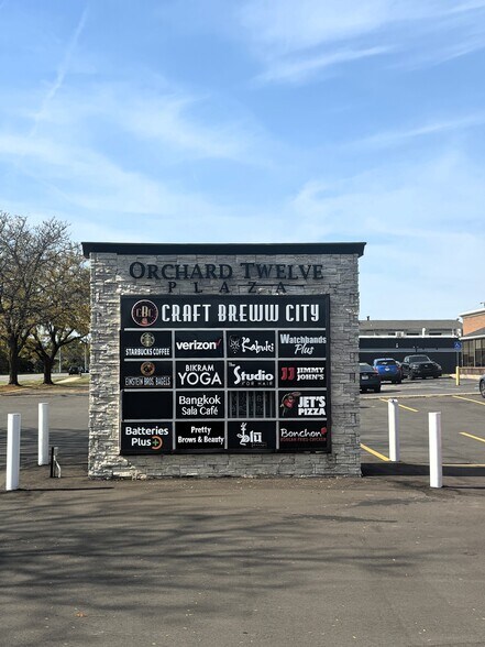 27841-27909 Orchard Lake Rd, Farmington Hills, MI à louer - Photo de l’immeuble – Image 2 sur 12