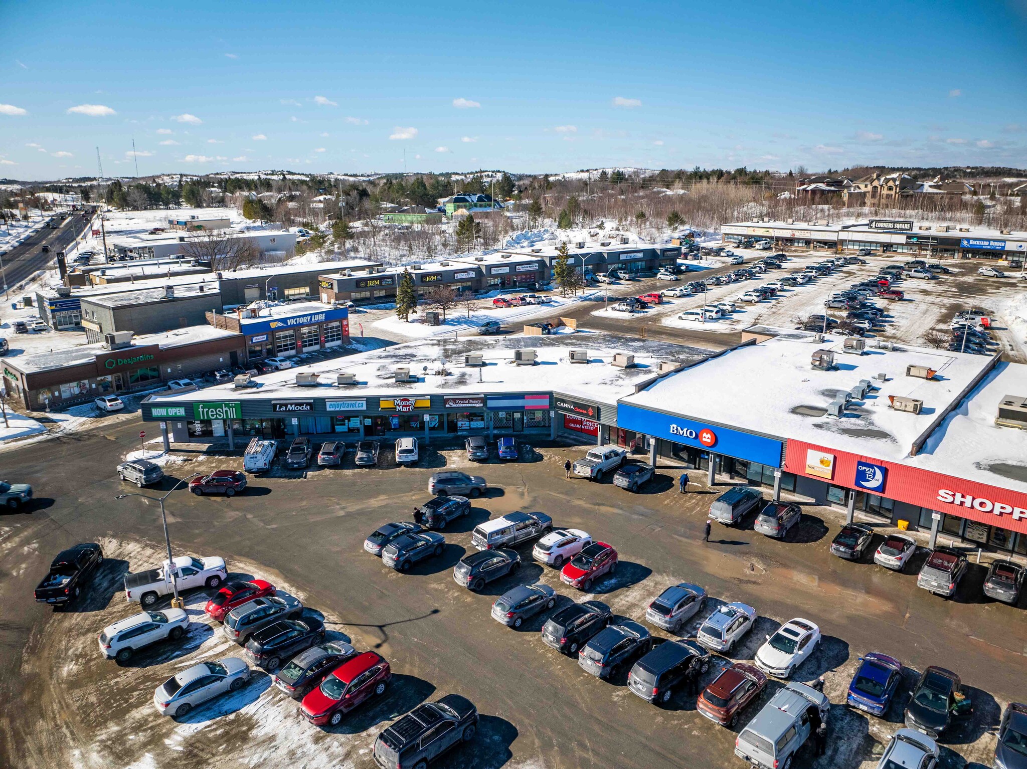 2021 Long Lake Rd, Sudbury, ON à louer Photo de l’immeuble– Image 1 sur 17