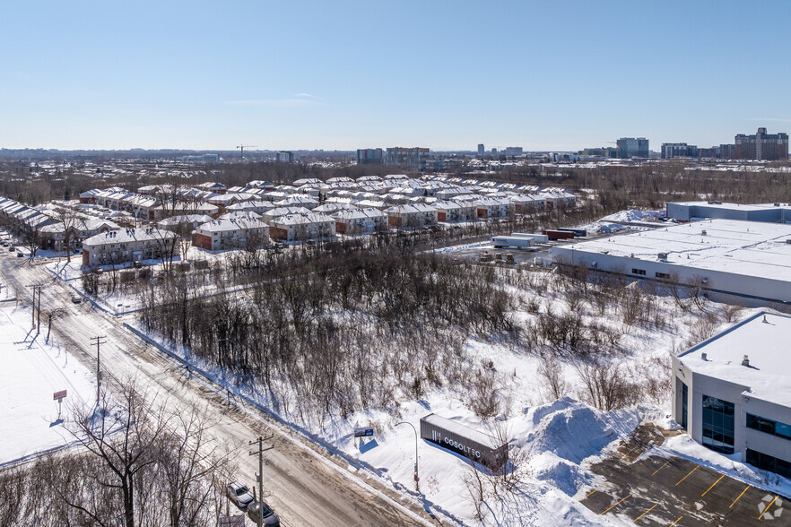 Rue Fleetwood, Laval, QC à vendre - Aérien – Image 2 sur 3