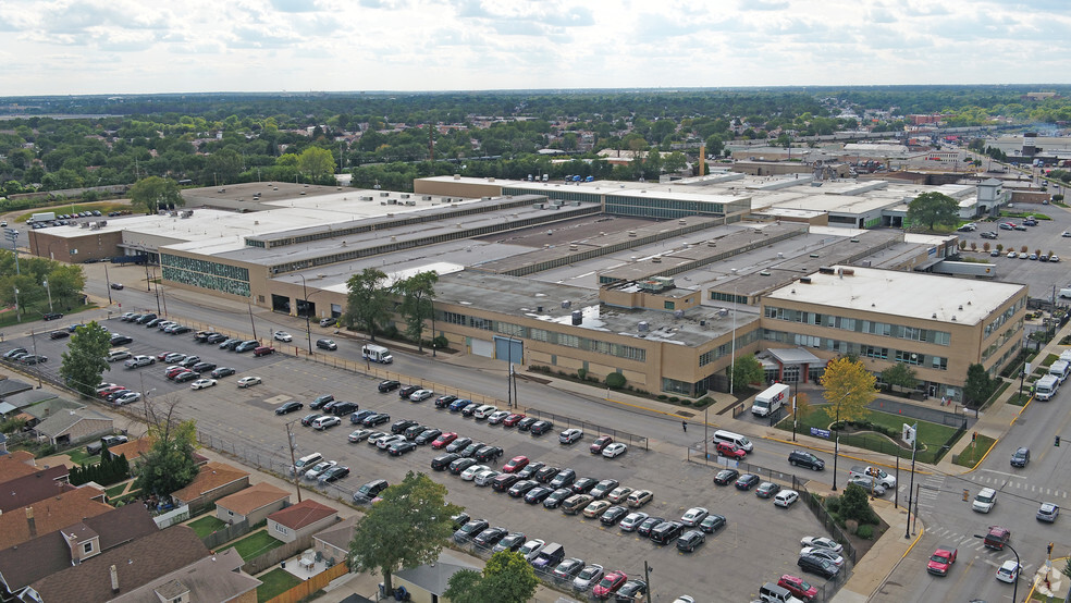 3250 S Central Ave, Cicero, IL à louer - Photo de l’immeuble – Image 1 sur 17