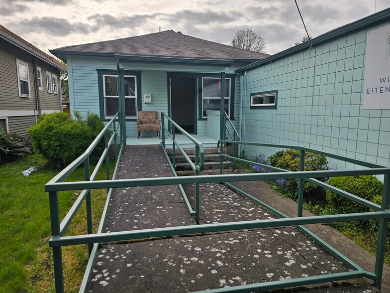 928-930 Elm St SW, Albany, OR à vendre - Photo de l’immeuble – Image 1 sur 1