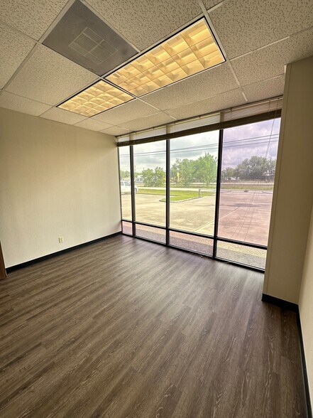 11421 Todd St, Houston, TX à vendre - Photo intérieure – Image 3 sur 8