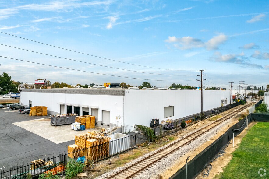 1111-1121 W Artesia Blvd, Compton, CA à louer - Photo de l’immeuble – Image 2 sur 4