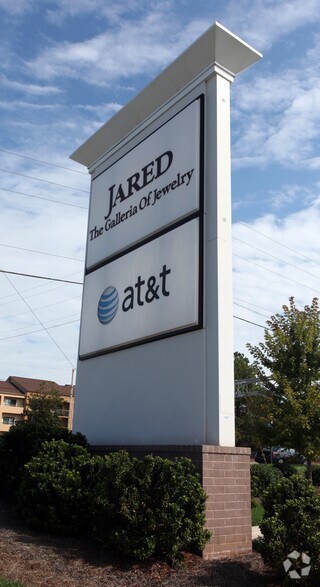 4405 Wendover Ave, Greensboro, NC à vendre - Photo de l’immeuble – Image 1 sur 4