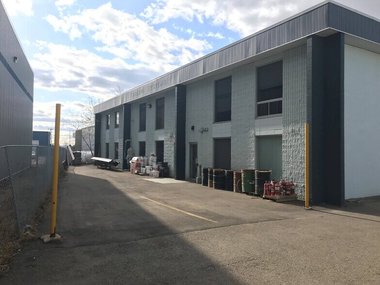 4503 Morris Rd NW, Edmonton, AB à louer - Photo de l’immeuble – Image 3 sur 5