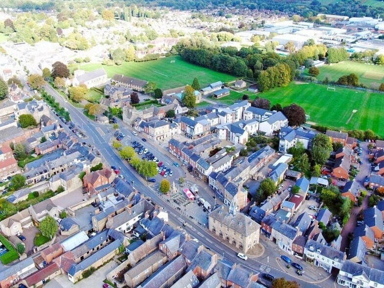 2b/c Burgess Sq, Brackley à louer - Photo de l’immeuble – Image 3 sur 6