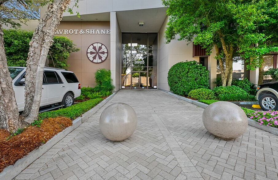 3925 N I-10 Service Rd, Metairie, LA à louer - Photo de l’immeuble – Image 3 sur 24