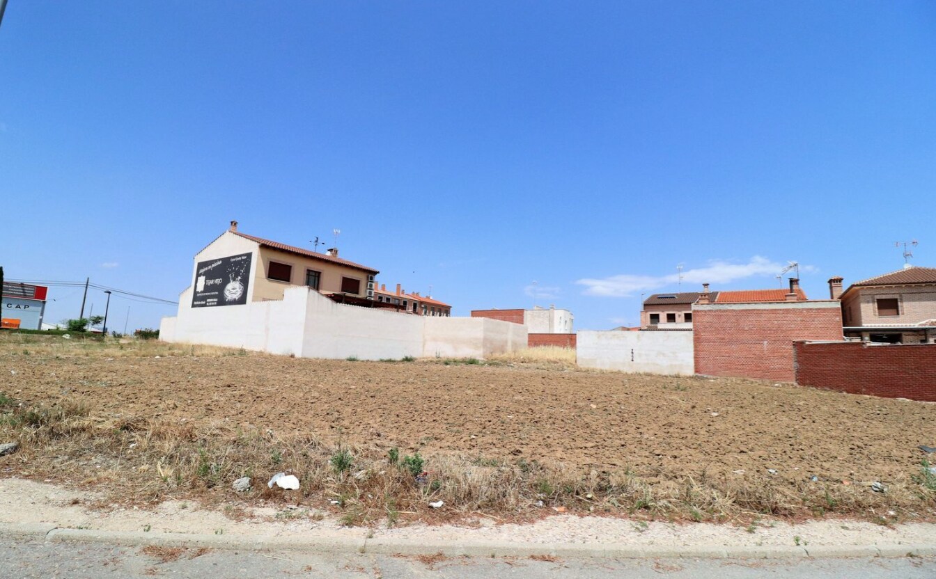 Calle Perdiz, 5-9, Fuensalida, Toledo à vendre Photo principale– Image 1 sur 6