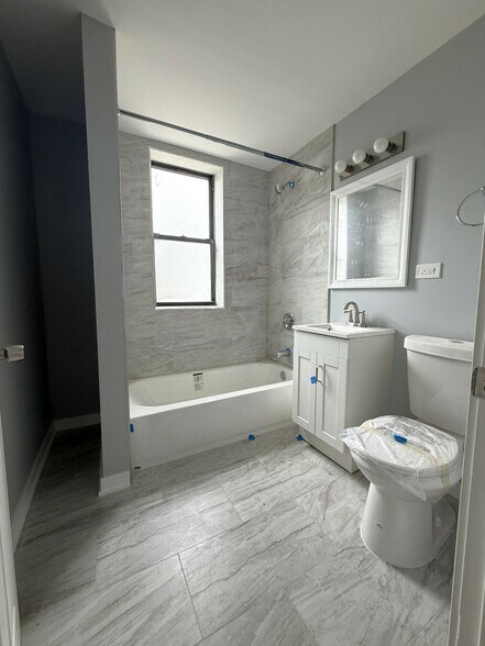 7109 S Bennett Ave, Chicago, IL à vendre - Photo de l’immeuble – Image 3 sur 5