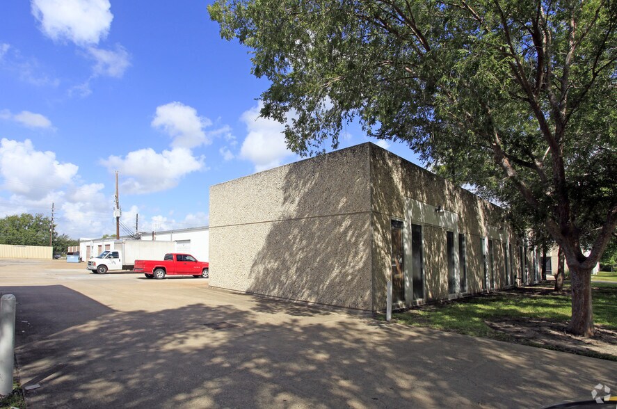 5800 Corporate Dr, Houston, TX à louer - Photo de l’immeuble – Image 3 sur 4