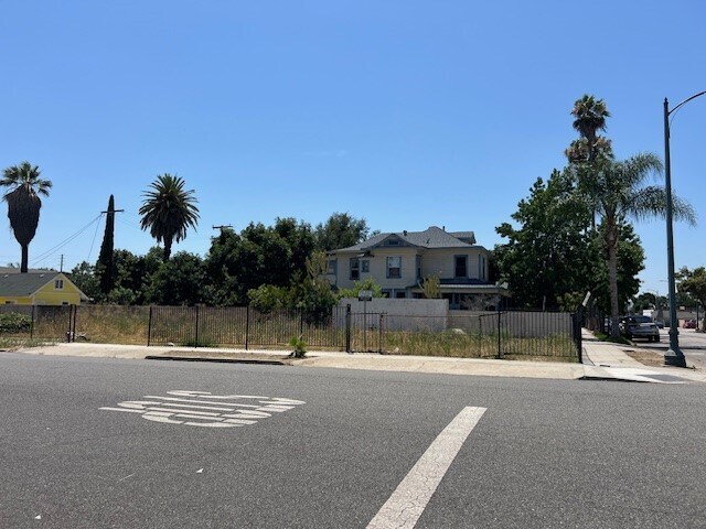 247 Rebecca St, Pomona, CA à vendre - Photo principale – Image 1 sur 3