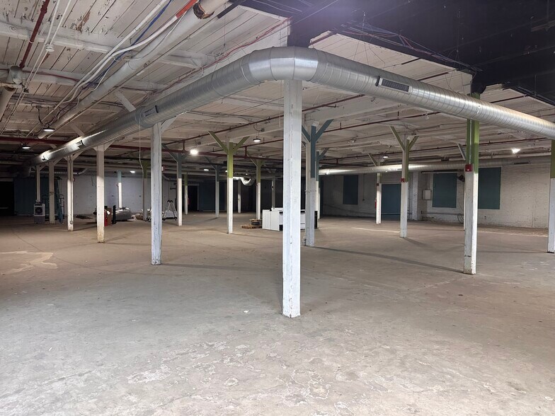 3111 W Allegheny Ave, Philadelphia, PA à louer - Photo de l’immeuble – Image 3 sur 9