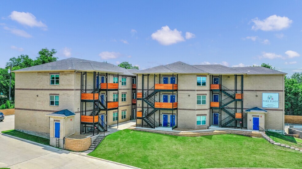 1420 Park Pl, Sherman, TX à vendre - Photo de l’immeuble – Image 2 sur 16