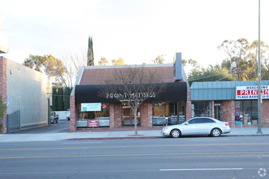 22110 Ventura Blvd, Woodland Hills, CA à louer - Photo de l’immeuble – Image 2 sur 3