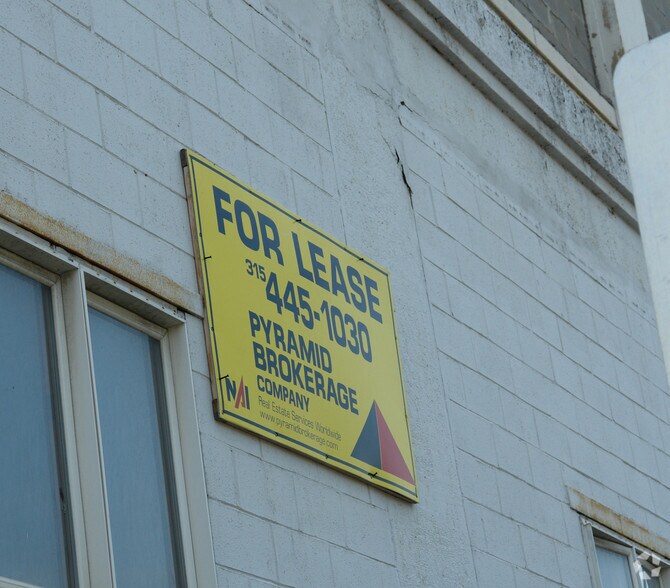 200 S Geddes St, Syracuse, NY à louer - Photo de l’immeuble – Image 3 sur 4