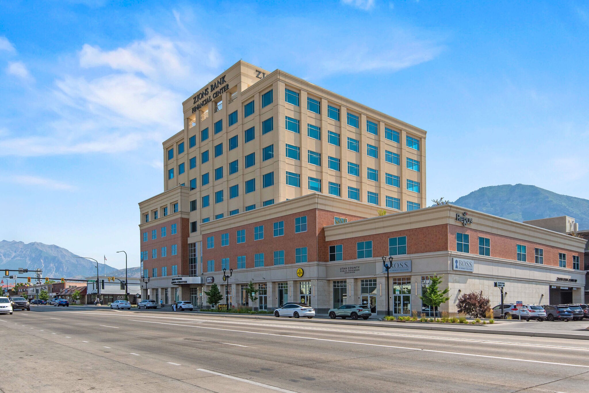 180 N University Ave, Provo, UT à louer Photo de l’immeuble– Image 1 sur 6