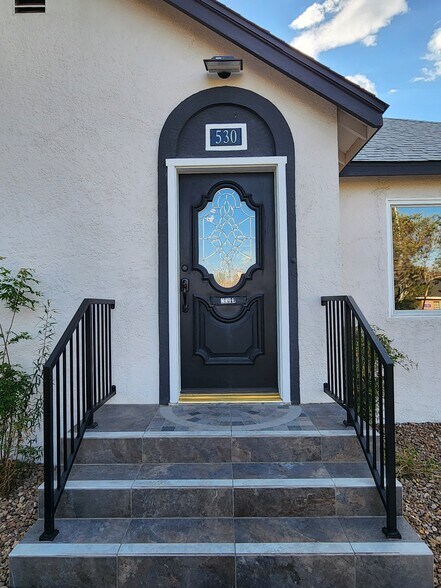 530 S 9th St, Las Vegas, NV à louer - Photo de l’immeuble – Image 3 sur 20
