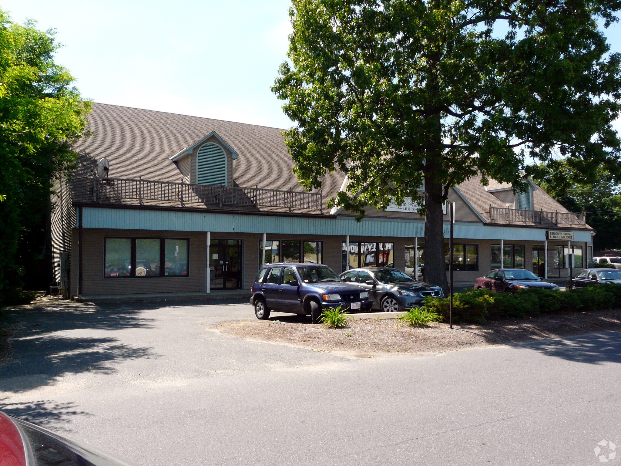 16-24 Arnold Ave, Springfield, MA à louer Photo principale– Image 1 sur 3