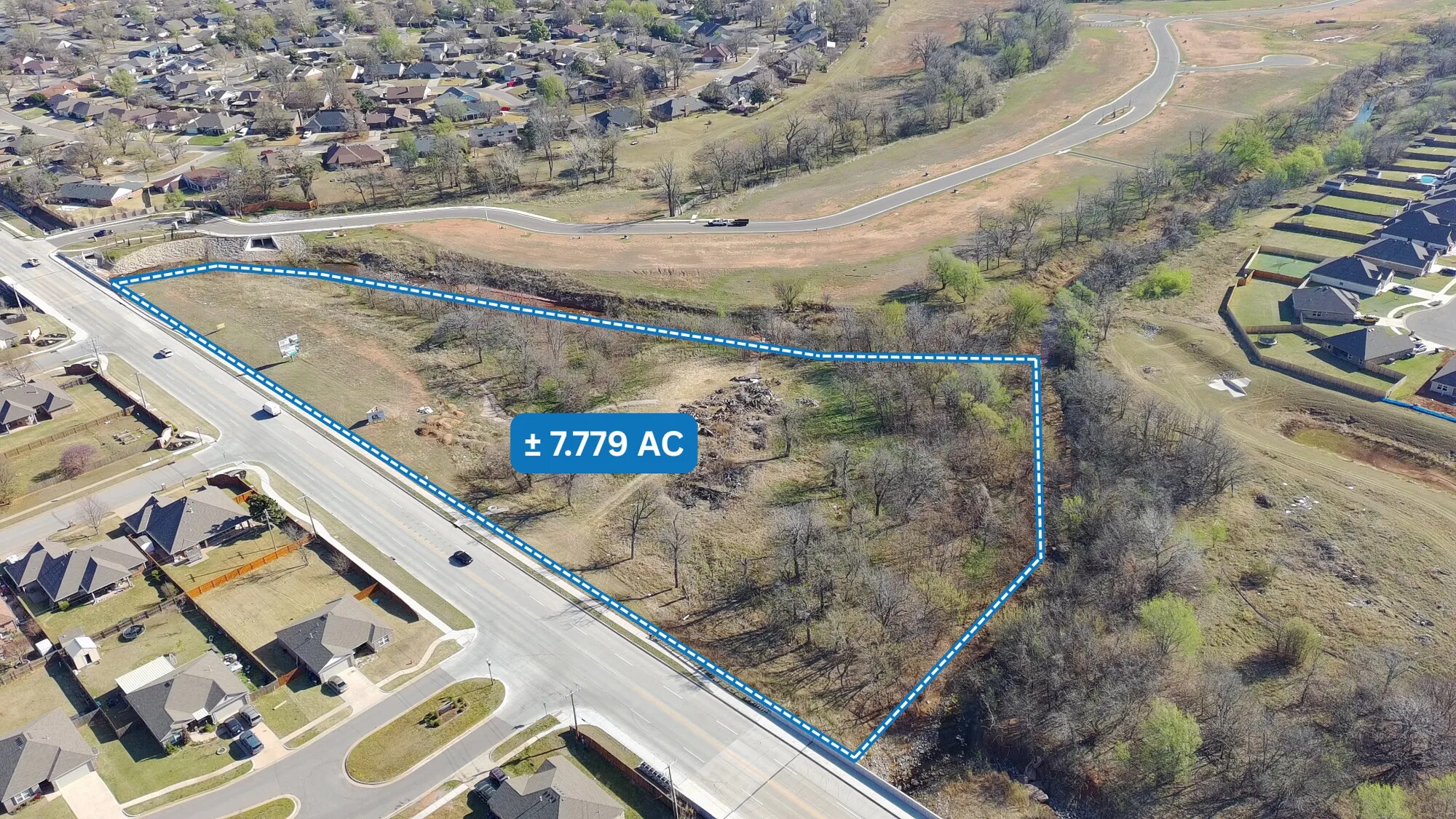 2318 S Sara Rd, Yukon, OK à vendre Photo principale– Image 1 sur 9