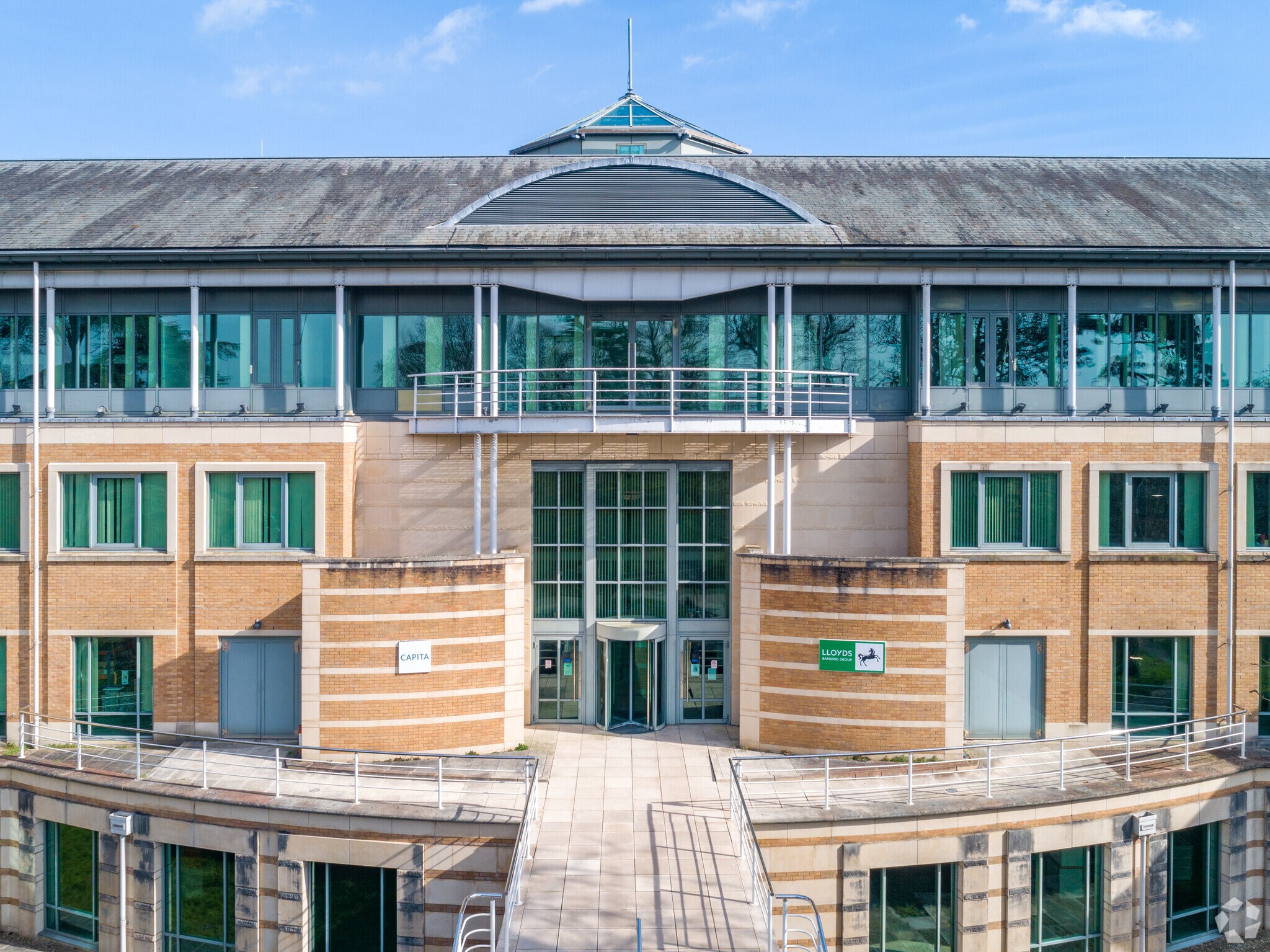 The Grange, Bishops Cleeve à louer Photo principale– Image 1 sur 33