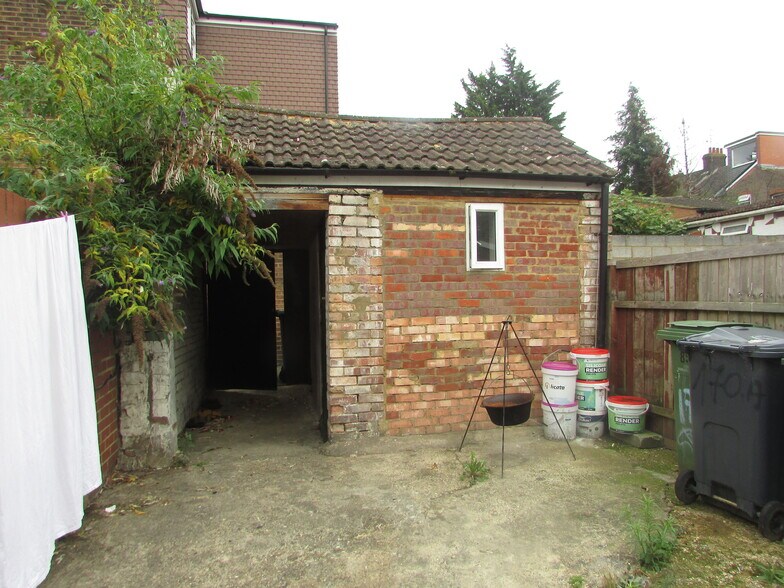 170 Leagrave Rd, Luton à louer - Photo de l’immeuble – Image 3 sur 4
