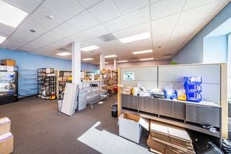 8360 Juniper Creek Ln, San Diego, CA à louer Photo intérieure– Image 2 sur 2